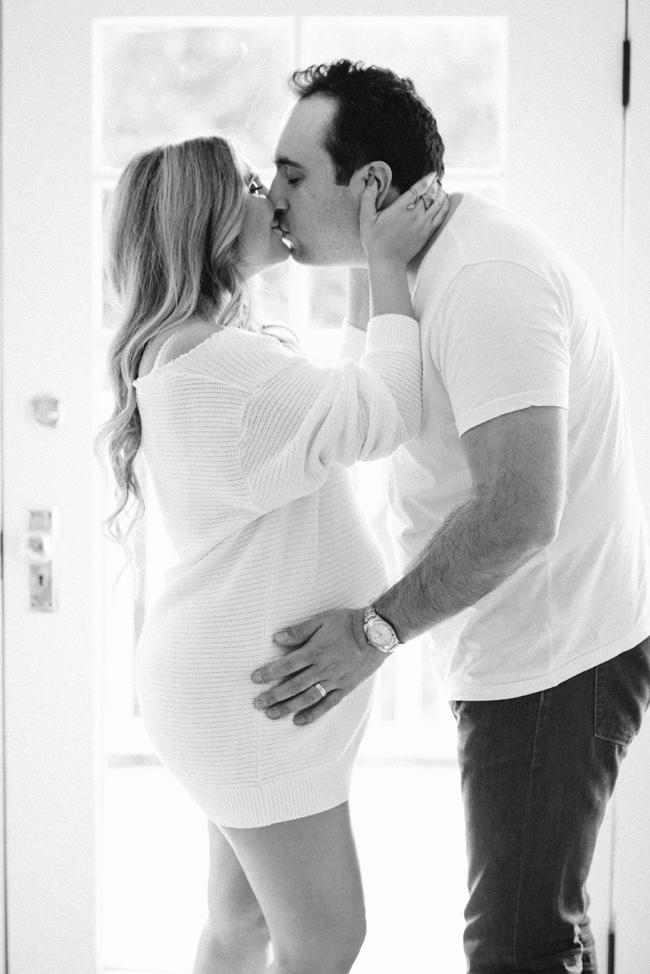 intimate maternity session